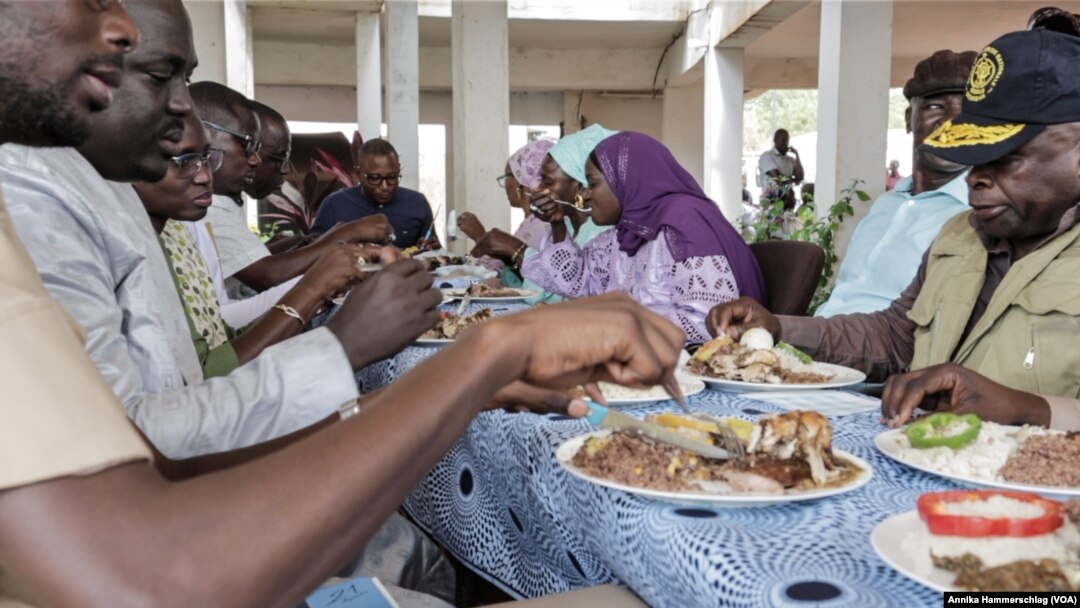 A variety of dishes featuring fonio was served at Senegal’s annual day of fonio in Kedougou, Senegal, Nov. 15, 2022. (Annika Hammerschlag/VOA)