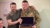 Владимир Зеленский и Валерий Залужный во время встречи для обсуждения ситуации на поле боя в Днепре, Украина, 27 июля 2023 года.