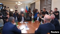 Foto nga bisedimet mes përfaqësuesve të rajonit të Nagorno-Karabakut dhe qeverisë së Azerbajxhanit