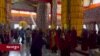 མོན་གྱི་སྤྲུལ་སྐུ་ལྷ་རྒྱལ་རིན་པོ་ཆེར་དགའ་ལྡན་དུ་ཁྲི་འདོན་མཛད། 