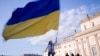Жінка з українським прапором. Берлін. Німеччина.13 червня 2023 р.