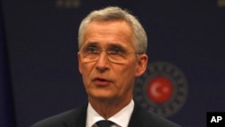 NATO Bosh kotibi Yens Stoltenberg Anqarada so'zlamoqda, 16-fevral, 2023 