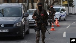 Turkish special security force members patrol near the scene of the Reina night club following the New Year's day attack, in Istanbul, Jan. 4, 2017.