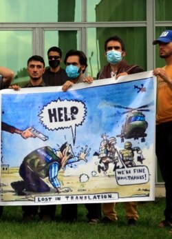Kobulda namoyish: AQSh va NATOga ishlagan afg'on tarjimonlar boshpana so'ramoqda