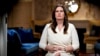 Sara Hakabi Sanders, Arkanzas shtatining yangi gubernatori, Prezident Jo Baydenni aqldan ozgan, keksa rahbar deya baholab, uni qayta saylamaslikka chaqirmoqda 