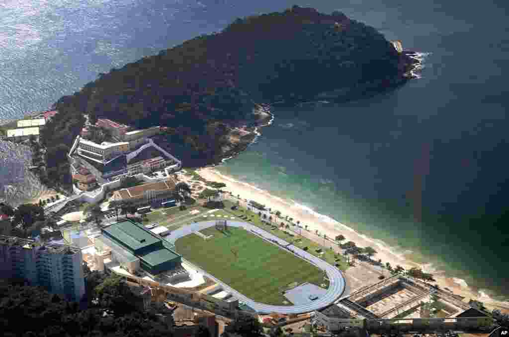 Angliya jamoasi mashg'ulot olib borayotgan maydon, Rio-de-Janeyro, 9-iyun, 2014-yil.