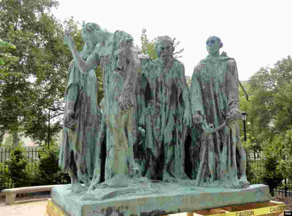 "Burghers of Calais" - awaiting restoration and cleaning - outside the museum (Z. Hoke/VOA)