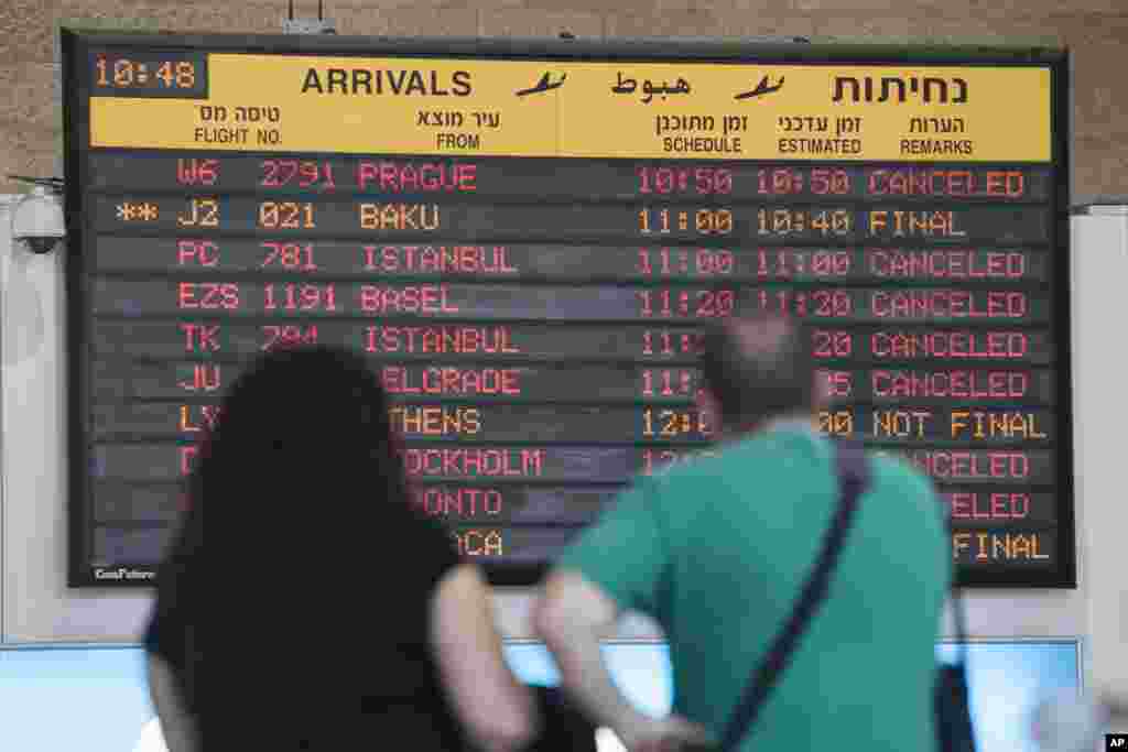 HAMAS otgan raketa Tel-Aviv aeroporti yoniga tushganidan keyin reyslar bekor qilingan. 23-iyul, 2014-yil.
