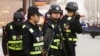 武警在新疆维吾尔自治区喀什市的街道上巡逻。