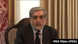 آقای عبدالله در جمع هوادارانش گفت، حالا وضعیت طوری شده که مجبور است شیوۀ کار خود را برای تطبیق موافقتنامۀ سیاسی تغییر دهد.