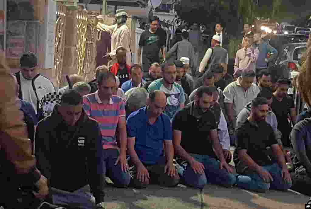 Yangi Zelandiyada yuz bergan otishma qurbonlari haqqiga duo qilinmoqda. Avstraliya