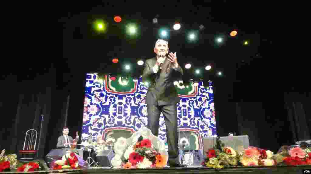 Jonli ijro, qadrdon navolar, muxlislar bilan muloqot, raqslar bilan konsert fayzli o'tdi. 