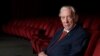 ARCHIVO - El actor Donald Sutherland en la Academia de Artes y Ciencias Cinematográficas en Beverly Hills, California, el 13 de octubre de 2017. Sutherland, el imponente actor canadiense de "M.A.S.H." y "The Hunger Games", ha muerto a los 88 años. 
