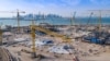 Huquq tashkilotlari Qatarda ishchi migrantlarga nisbatan huquqbuzarliklardan xavotirda 