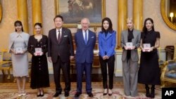 กษัตริย์ชาลส์แห่งอังกฤษ ที่พระราชวังบัคกิงแฮม เมื่อวันที่ 22 พ.ย. 2023 (Victoria Jones/Pool Photo via AP)