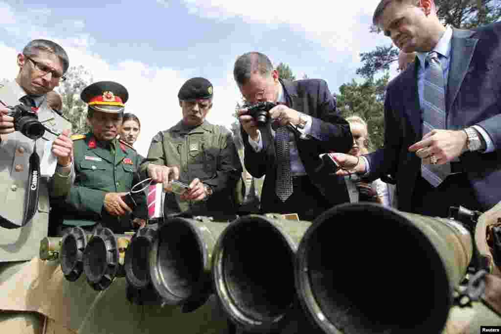 Ukraina sharqida bo&#39;lginchilar qo&#39;lidan tortib olingan texnika.