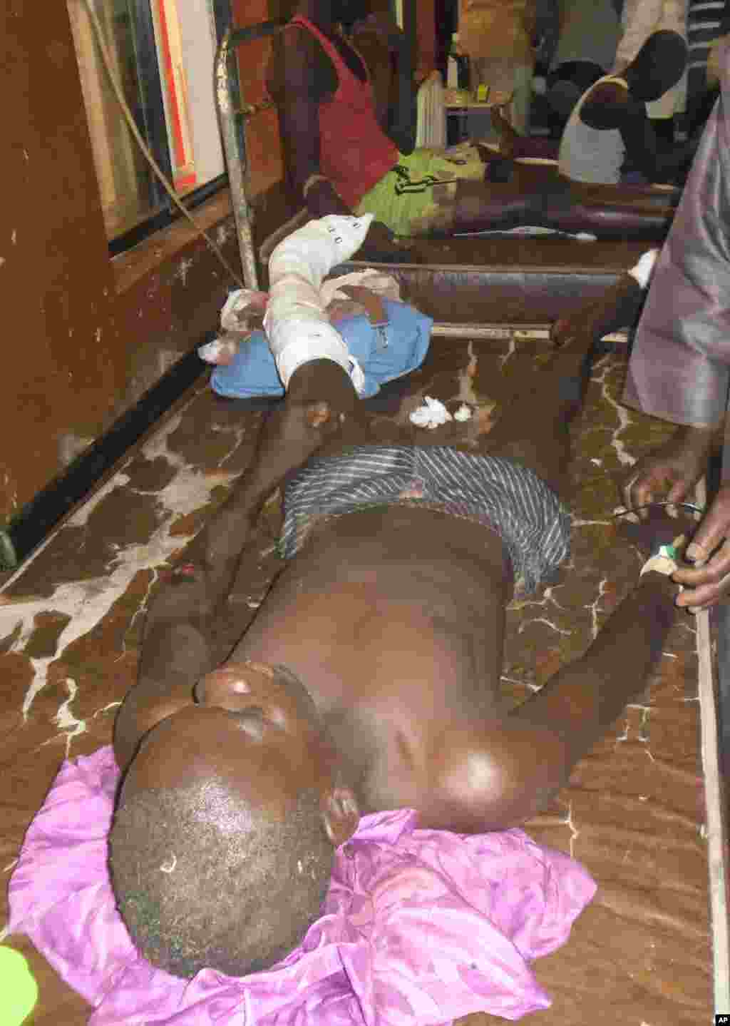 Nigeriya shimoli-sharqidagi Potiskum shahrida suiqasd xurujida kamida 48 odam o'lgan, aksariyati o'quvchilar. Voqea o'rta maktabda sodir bo'lgan. Bomba bolalar bir joyga to'planganda portlagan.
