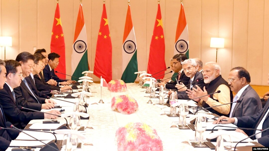 India's Prime Minister Narendra Modi (3rd R) and China's President Xi Jinping (3rd L) lead talks in Mamallapuram, on the outskirts of Chennai, India, Oct. 12, 2019.
