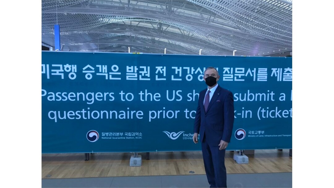 해리 해리스 주한 미국대사가 11일 인천국제공항을 방문해 출국장 및 입국장의 신종 코로나 대응 상황을 점검했다. 사진제공: Harry Harris/ Twitter