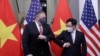 美国国务卿蓬佩奥与越南副总理兼外长范平明2020年10月30日在河内会晤（越南新闻社照片）
