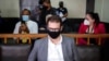 El hijo del expresidente panameño Ricardo Marinelli, Luis Enrique Martinelli Linares, espera por una audiencia en una corte de la Ciudad de Guatemala, el 7 de julio de 2020, después de haber sido detenido por cargos de conspiración para lavar dinero.
