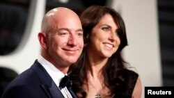 Amazon's Jeff Bezos and his wife, MacKenzie Bezos, attend the Vanity Fair party in Beverly Hills, Calif., Feb. 26, 2017, after the 89th Academy Awards.