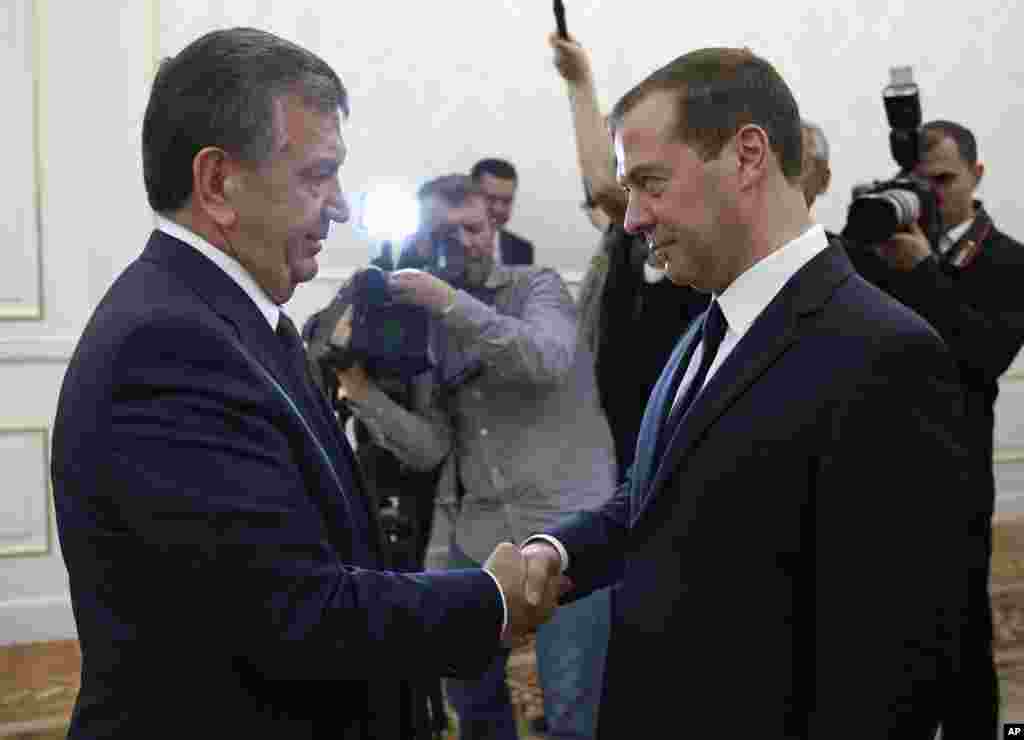 Rossiya va O'zbekiston Bosh vazirlari Dmitriy Medvedev va Shavkat Mirziyoyev, Samarqand