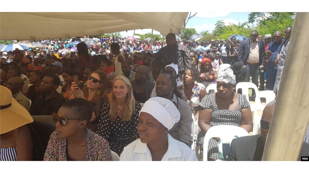 Abanye abantu akade besesililweni sikamuyi uOliver Mtukudzi