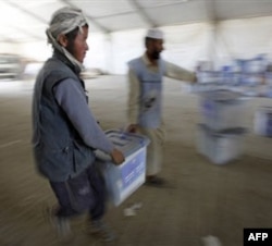 Afg’onlar g’arbona adolat, saylov va qonun ustuvorligi haqida o’ylayotgani yo’q, deydi tahlilchilar.