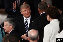 AQSh Prezidenti Donald Tramp qonunchilar orasida
