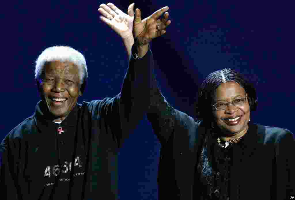 Nelson Mandela va rafiqasi Graaa Mashel, 2005 