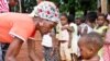 Crianças moçambicas numa creche em Maputo (Arquivo)