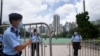 香港警方2021年7月1日关闭了往年七一集会的一个主要场地维多利亚公园 （路透社）