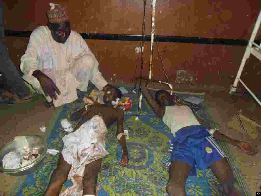 Nigeriya shimoli-sharqidagi Potiskum shahrida suiqasd xurujida kamida 48 odam o'lgan, aksariyati o'quvchilar. Voqea o'rta maktabda sodir bo'lgan. Bomba bolalar bir joyga to'planganda portlagan.