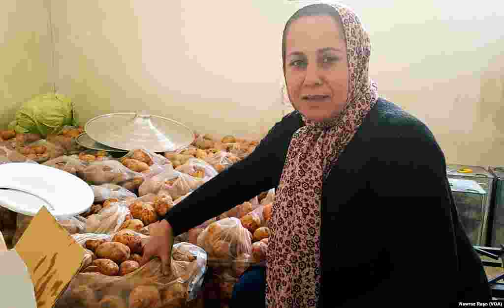 Kurdish mothers cooking