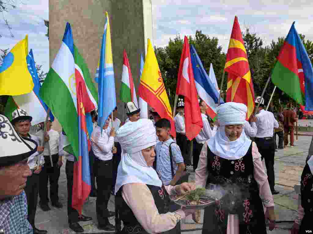 Qirg’izistonning O’sh shahrida 20-21-aprel kunlari “O’sh - Turk dunyosining madaniy poytaxti” nomli xalqaro festival bo’lib o’tdi.