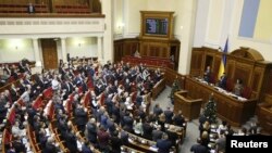 Quốc hội Ukraine đã khiến Nga tức giận vì đã thông qua một dự luật với đa số áp đảo để hủy bỏ một đạo luật qui định Ukraine là một nước trung lập và không liên kết.
