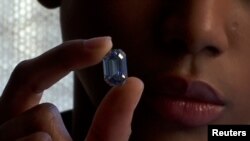 RARE BLUE DIAMOND "THE DE BEERS CULLINAN BLUE"
