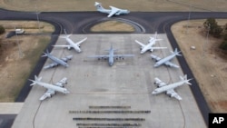 Fuerza aérea multinacional envuelta en la operación de búsqueda del avión malasio.