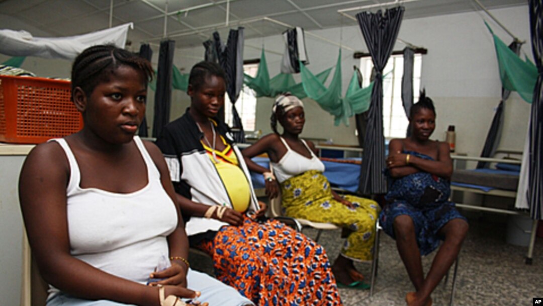 Pregnant women watch television as they wait to give birth in the pre-natal ward at Princess Christian Maternity Hospital in Freetown, Sierra Leone (September 2010 file photo).