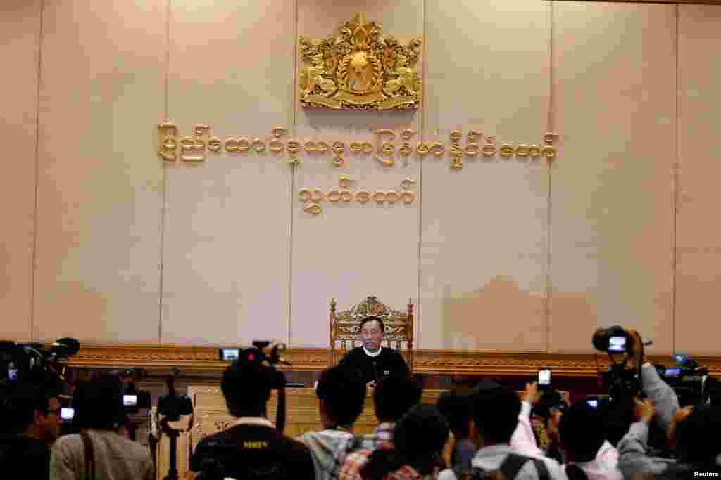 သူရဦးရွှေမန်းသတင်းစာရှင်းလင်းပွဲ