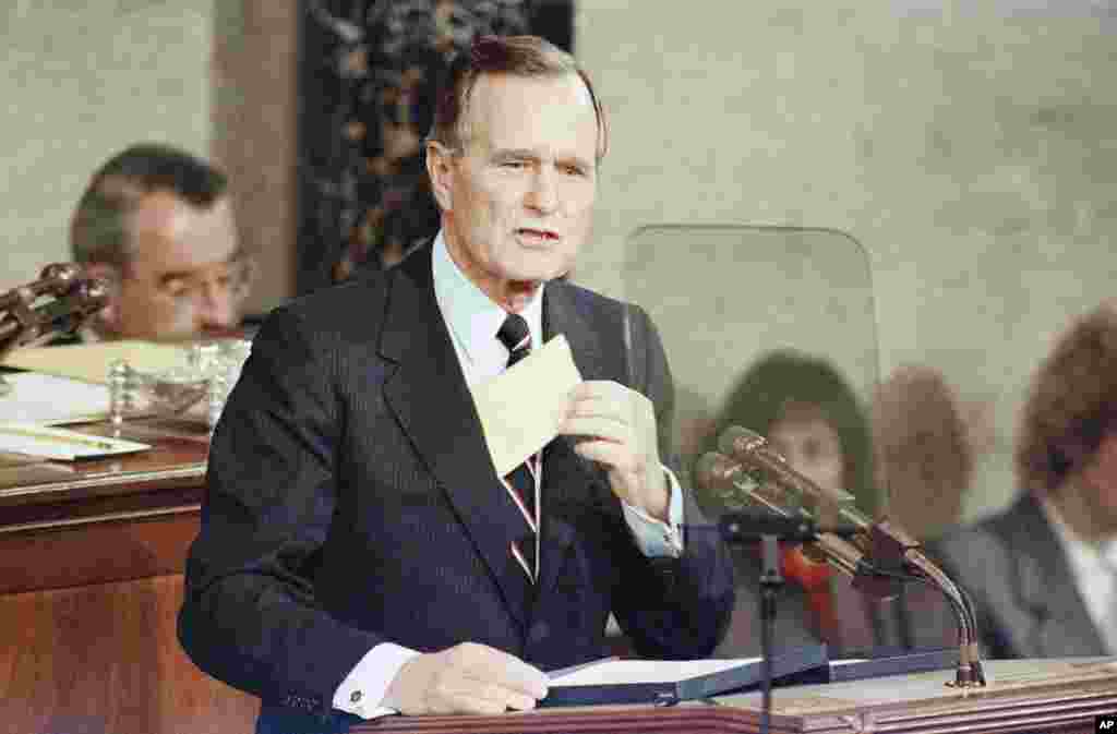 Jorj Bush, 1990