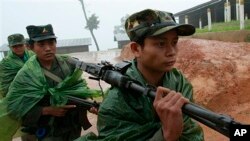  SSA-RCSS တပ်သားများ ကို ရှေ့တန်း စစ်စခန်းမှာ တွေ့ရစဉ်။ 