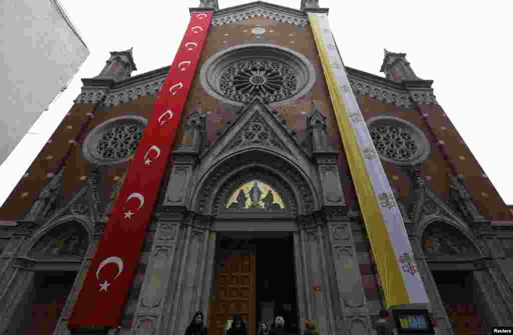 Istanbuldagi katolik cherkovi