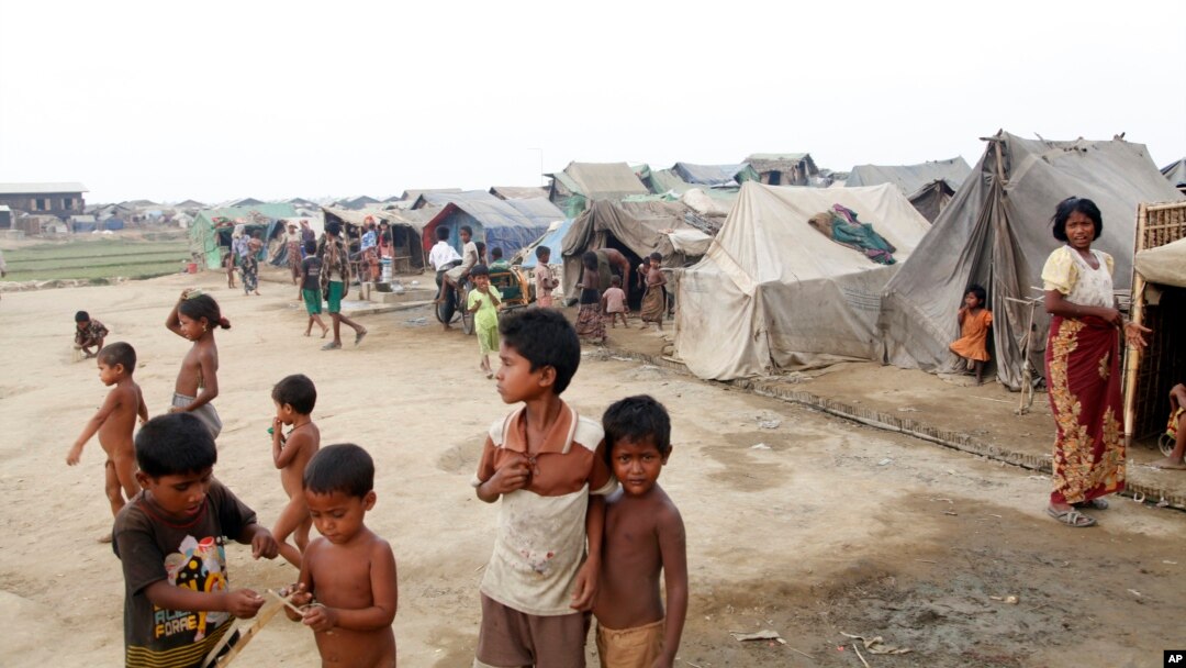 ရခိုင်ပြည်နယ် က မူဆလင်ဒုက္ခသည်များ။ 